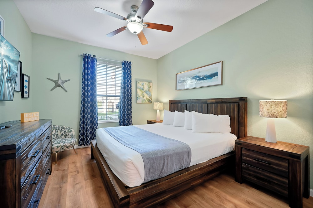 Beautiful Deluxe Condo, Vista Cay - 3015