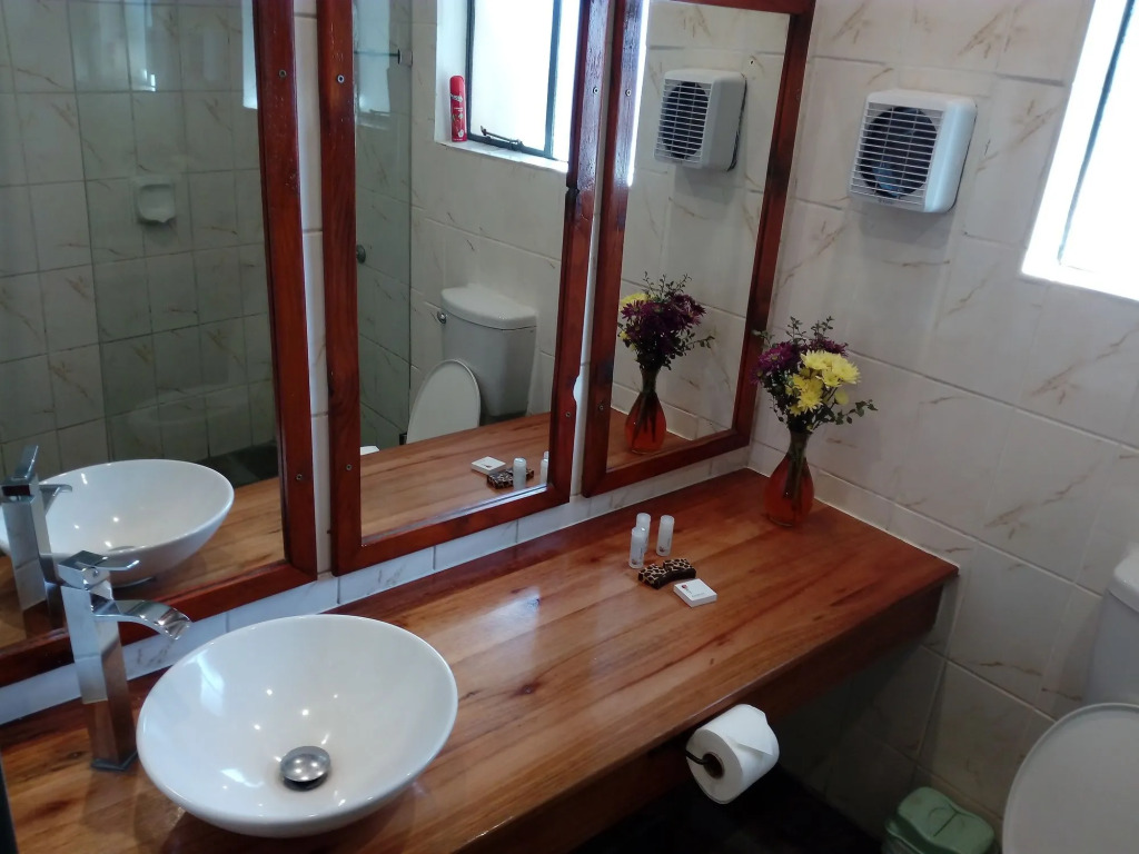 Island Safari Lodge