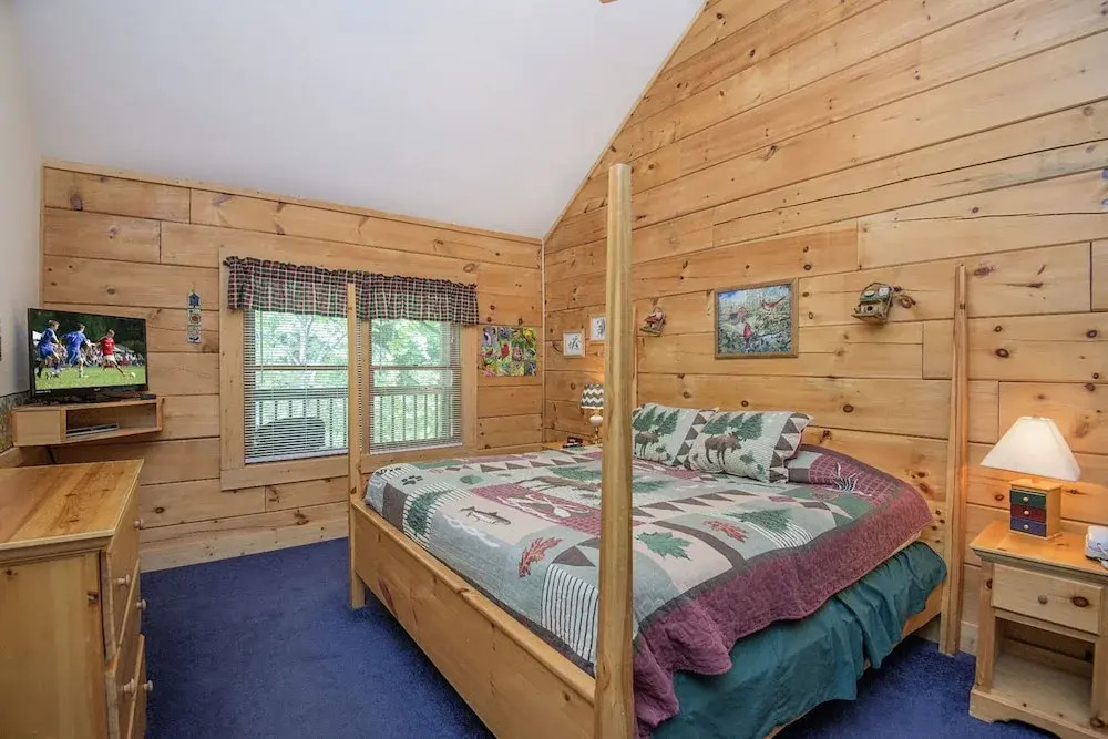 Vivs View by Heritage Cabin Rentals