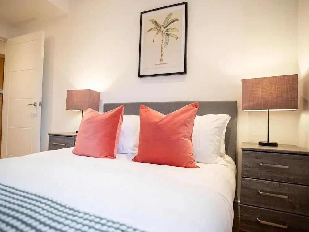 One Bed - Queensmere Shopping Centre by Belvilla