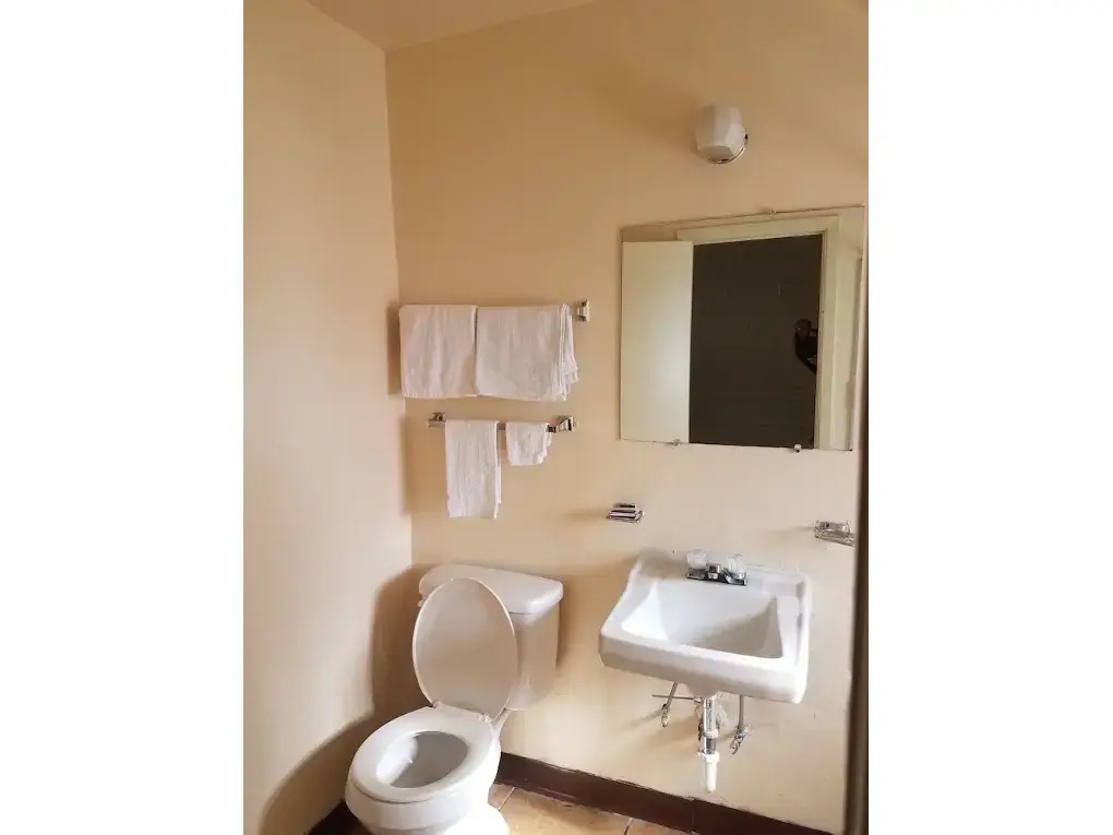 Beverly Crest Motor Inn
