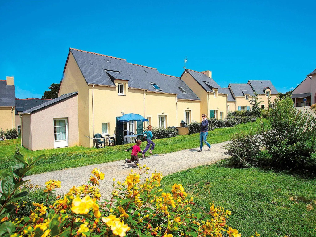 Semi-detached holiday home in beautiful historic Brittany