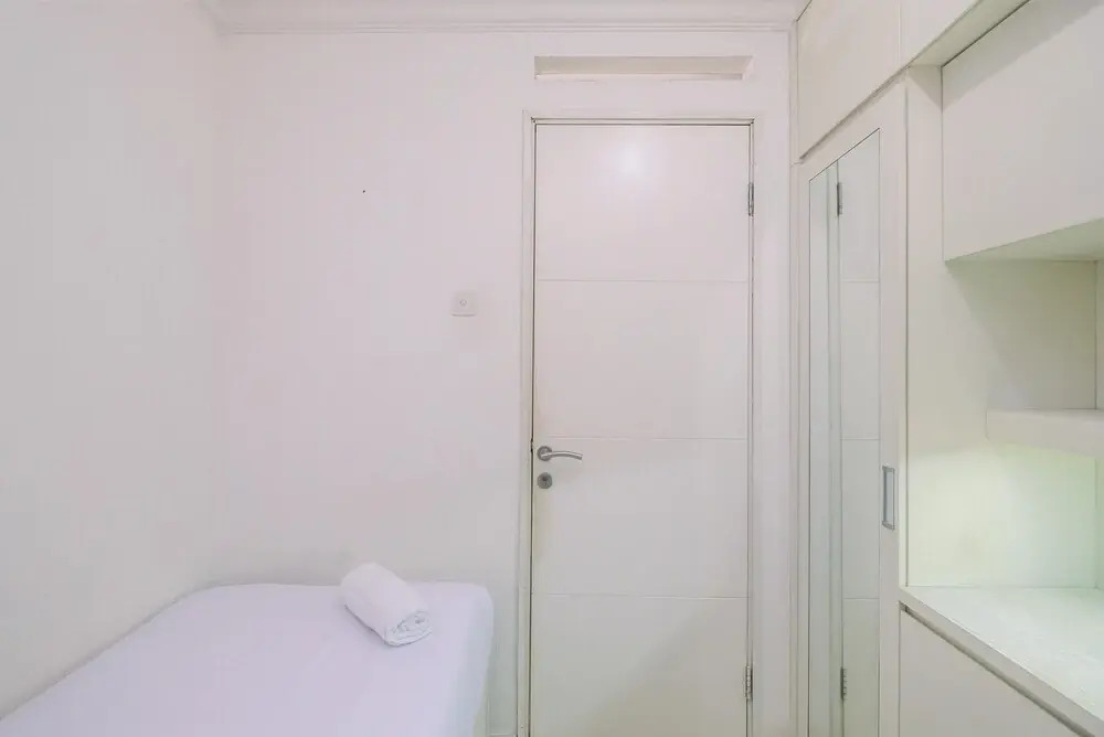 Modern And Tidy 2Br Bassura City Apartment