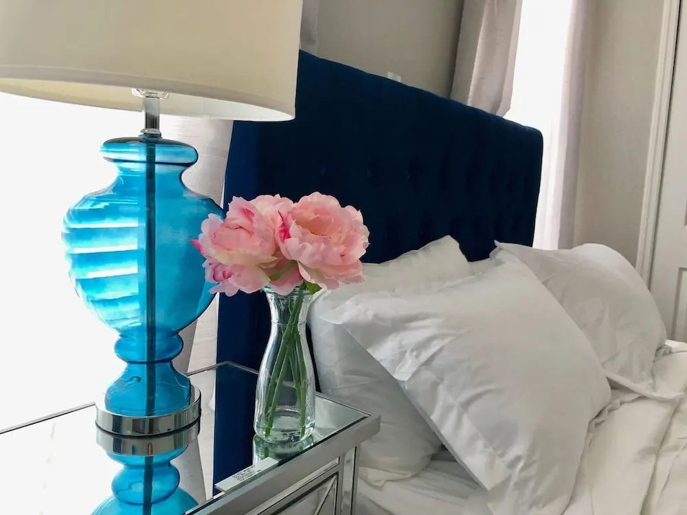 Tideview 166 · NEW Ultra Modern & Super Clean 3 Full Suites