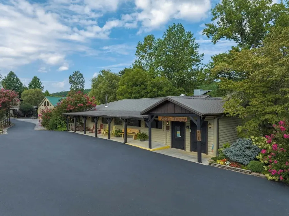 Lodge At Tellico