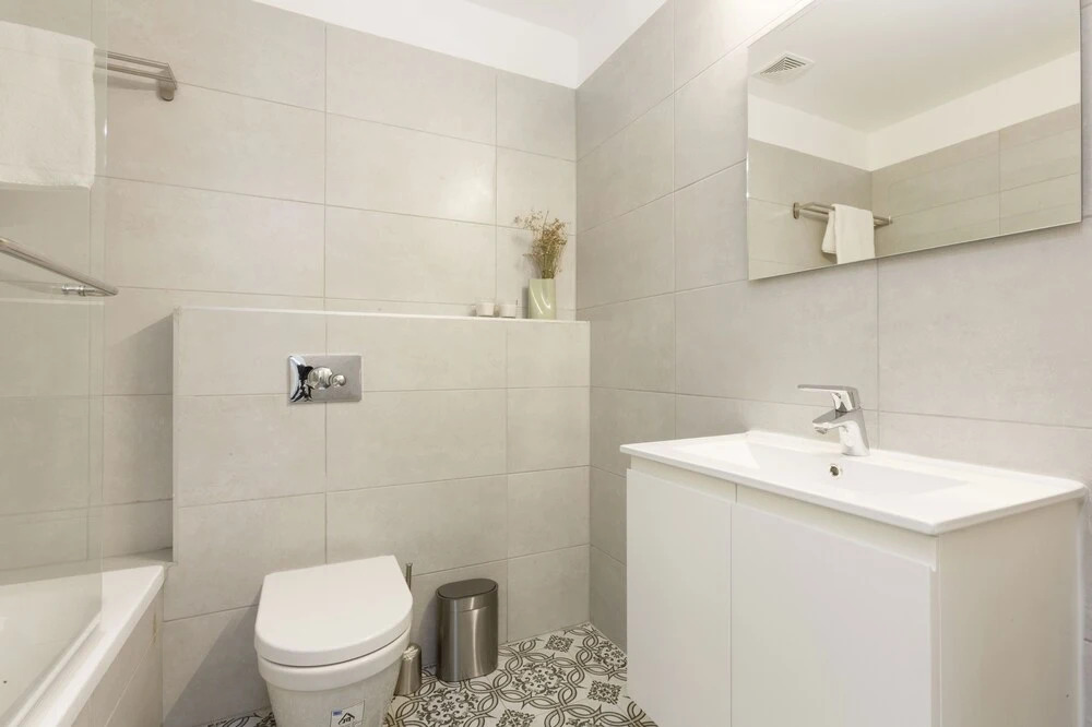 AirTLV - Menachem Begin Apartment