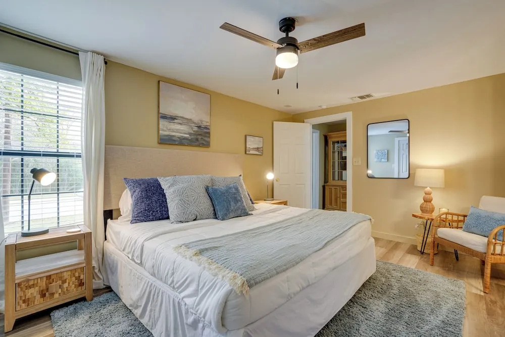 Kerrville Vacation Rental Across From River Trail!