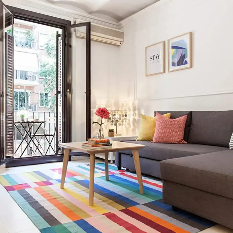 Sagrada Familia Modern ART APT Wi-fi AC Smart TV By Myrentalhost