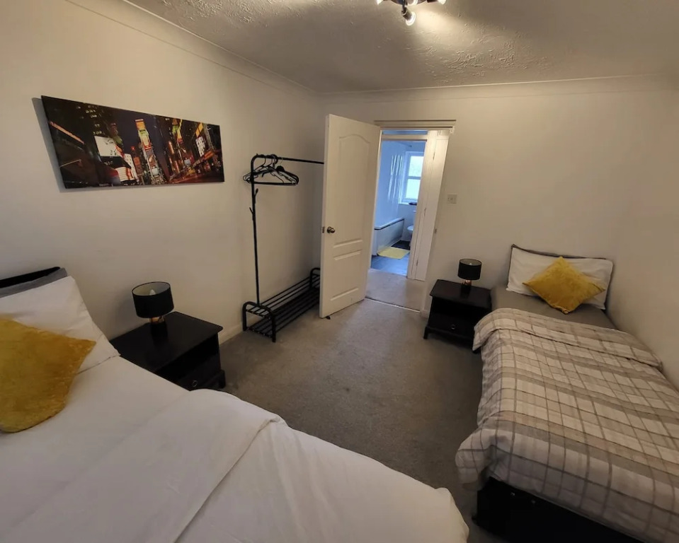 Captivating 2-bed Apartment in Southend-on-sea