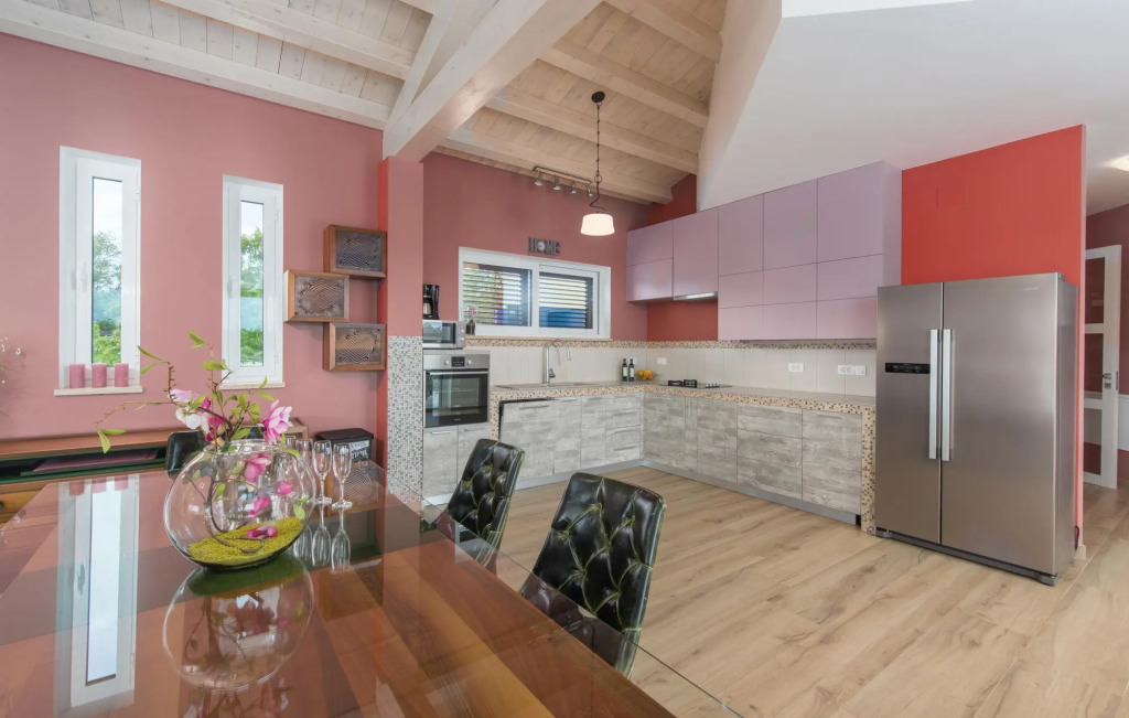 Arkaim in Filipana with 5 bedrooms and 5 bathrooms