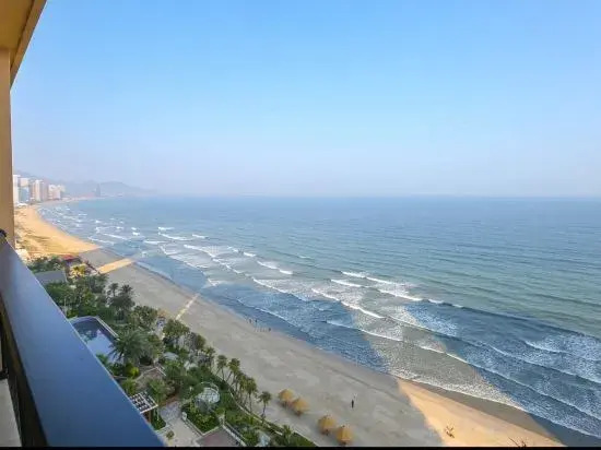 Huizhou Double Moon Bay Evening Wind Holiday Sea View Apartment