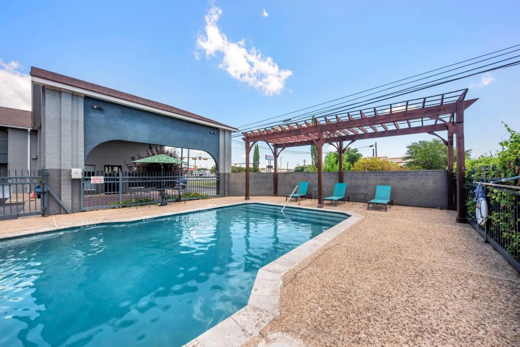 Quality Inn Near Lake Marble Falls