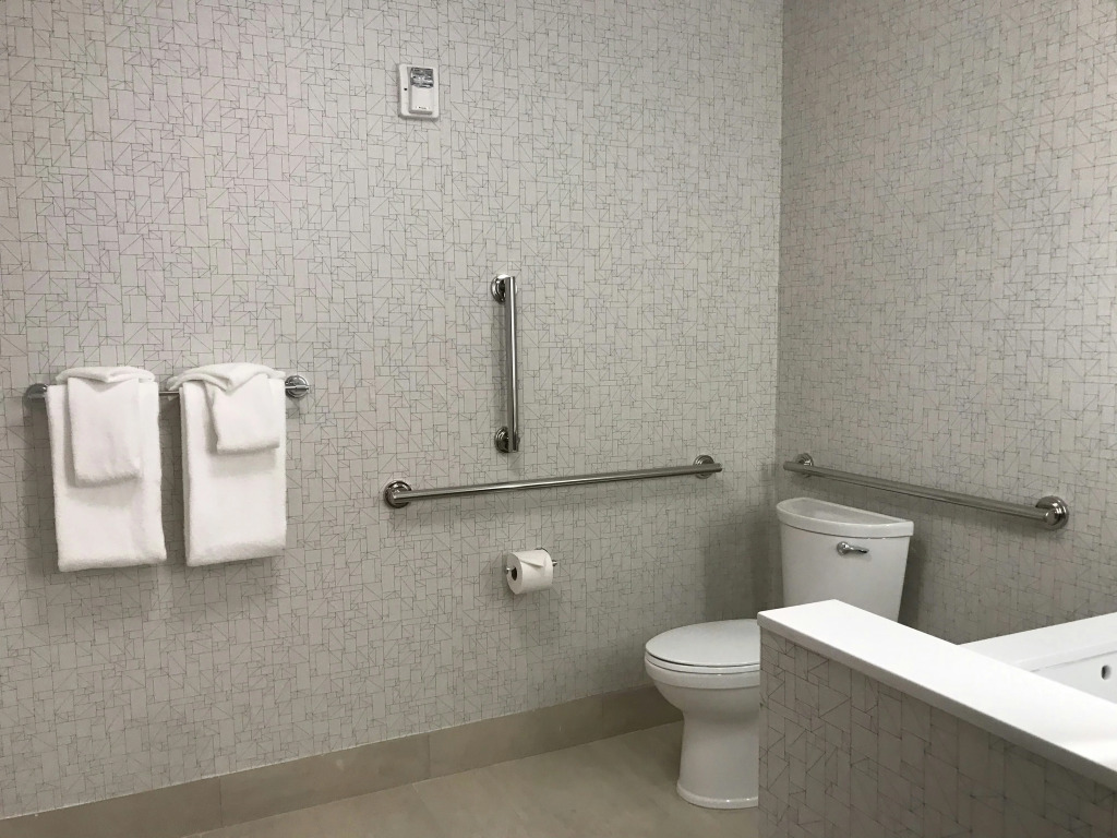 Holiday Inn Express & Suites - Phoenix - Airport North by IHG