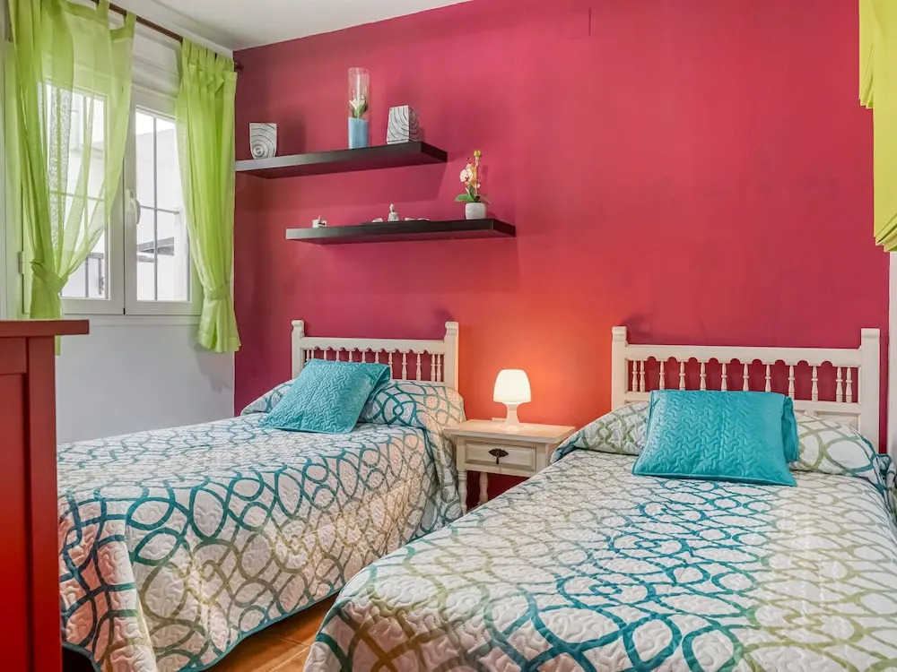 Beautiful Holiday Home in Benamahoma With Fireplace