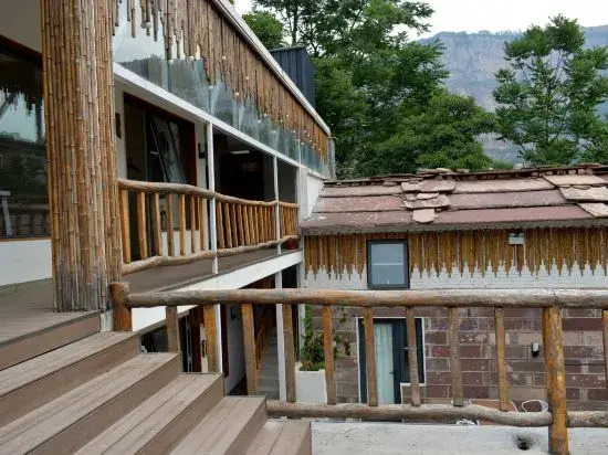 Lulu's Homestay (Shibanyan Town)