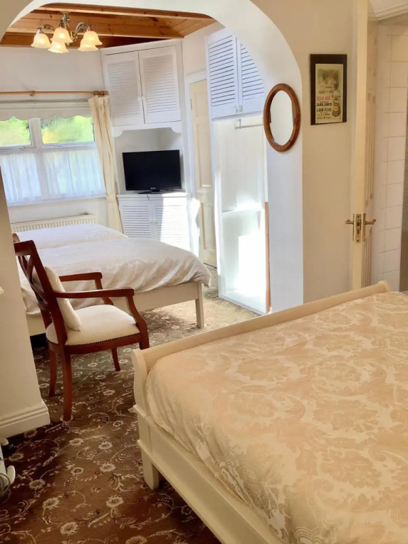 The Gallery B&B, the Glen, Kinsale ,County Cork