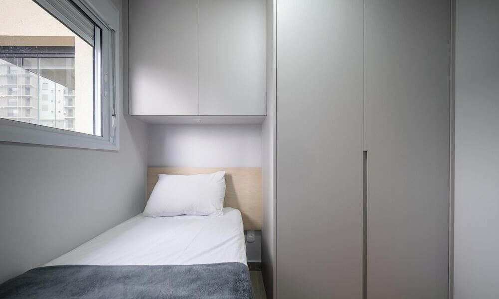 Apt in a Build. w/ a Rooftop Pool, Just 350m From the Metro - Ipis