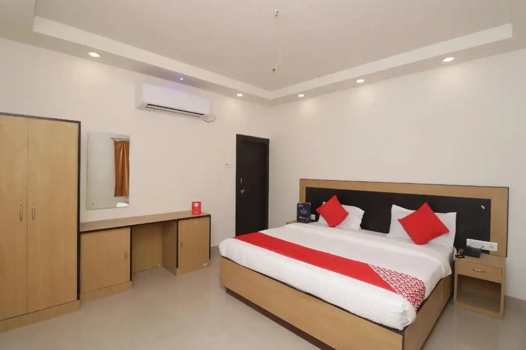 Hotel Devlali By OYO Rooms