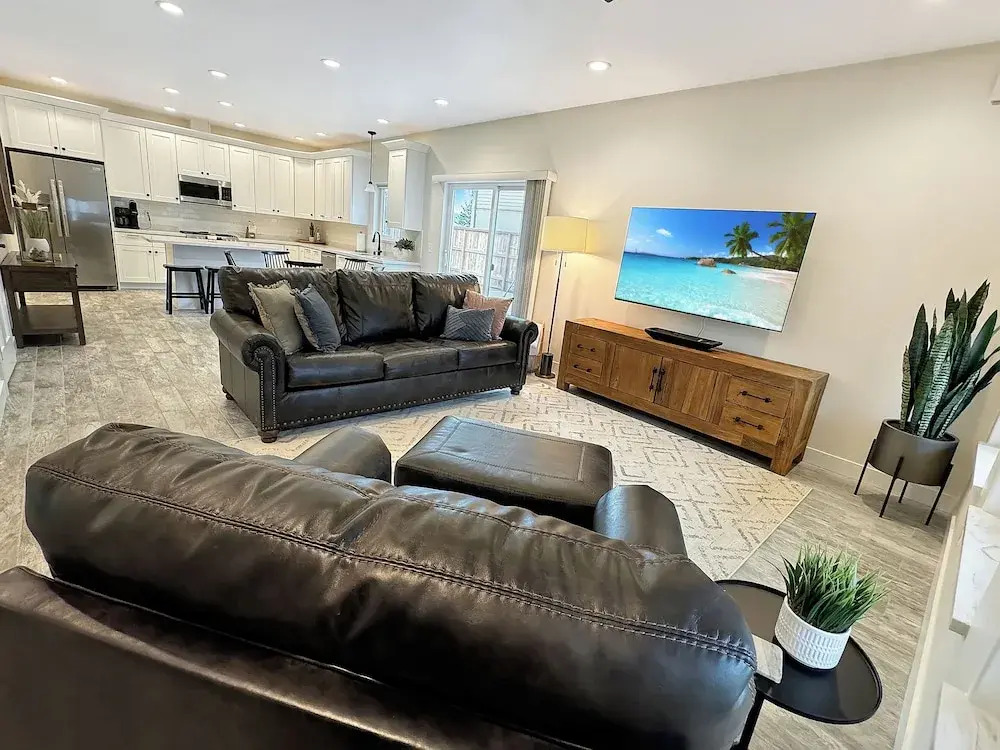 Colony Suites