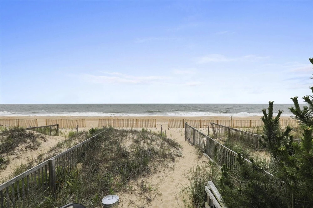 Atlantic Watergate #17 by Long & Foster