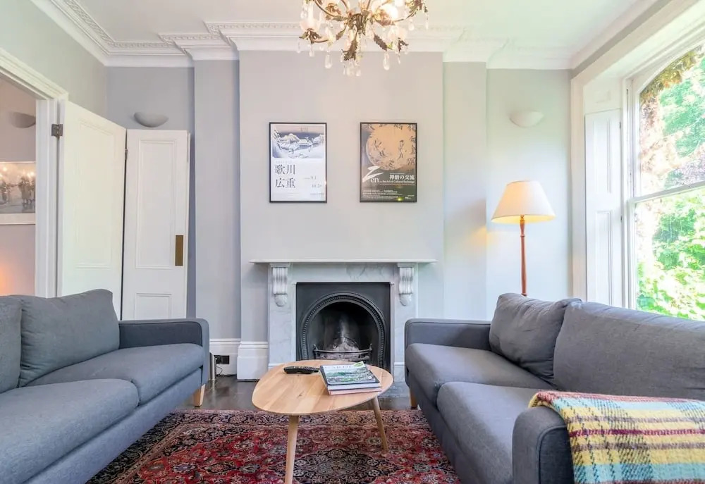 Tremendous House For 10 Guests With Large Garden