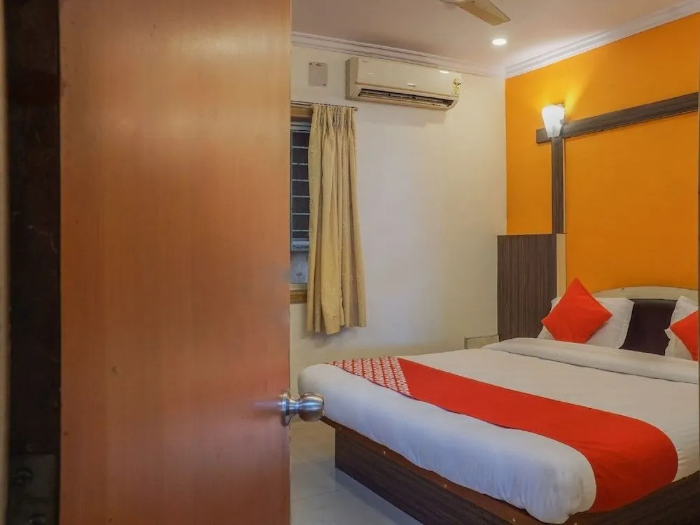 OYO Flagship 24766 Hotel Sonai Palace