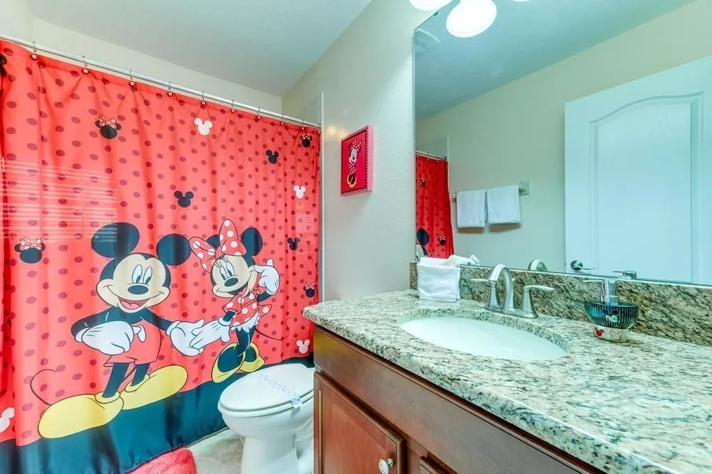 Serenade Champions Gate 8 Bedroom Home with Private Pool