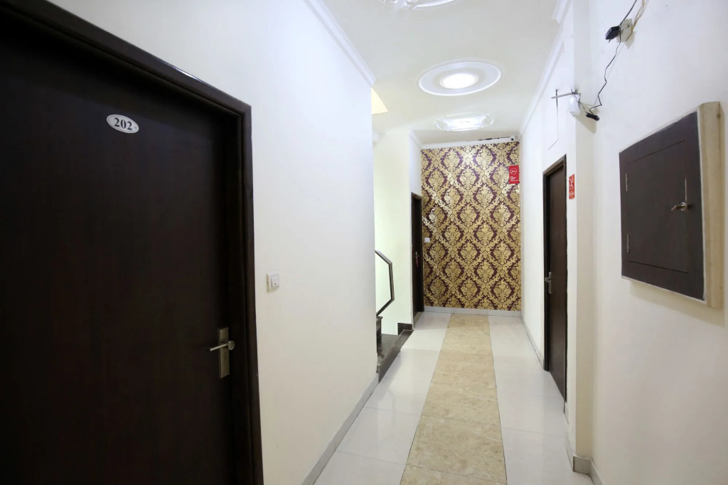 Oyo Rooms 111 Opp. Sangam Cinema