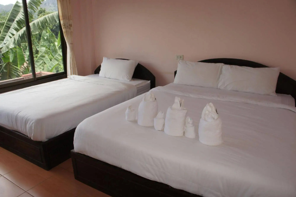 Inthira Vangvieng