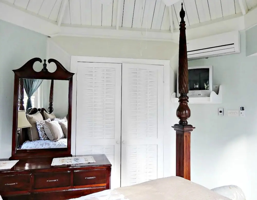Private 2 Bedroom Beachfront Penthouse Condo Ocho Rios, Jamaica