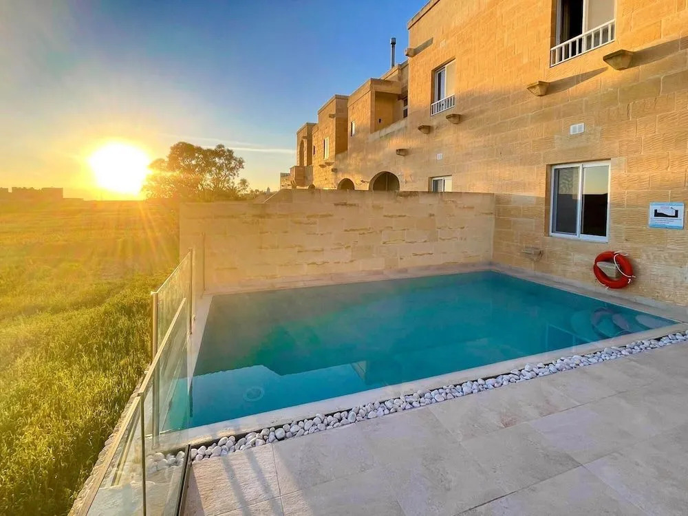 Inni Holiday Home with Infinity Pool