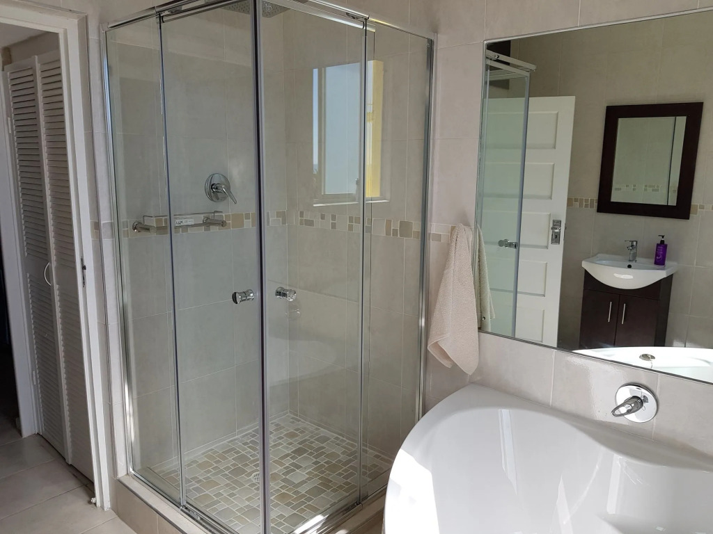 Bramber Court Art-Deco Self-Catering Apartments