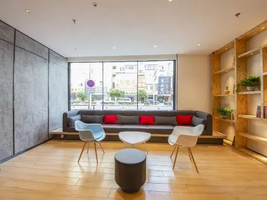 Ibis Hotel (Shenyang Middle Street Forbidden City)