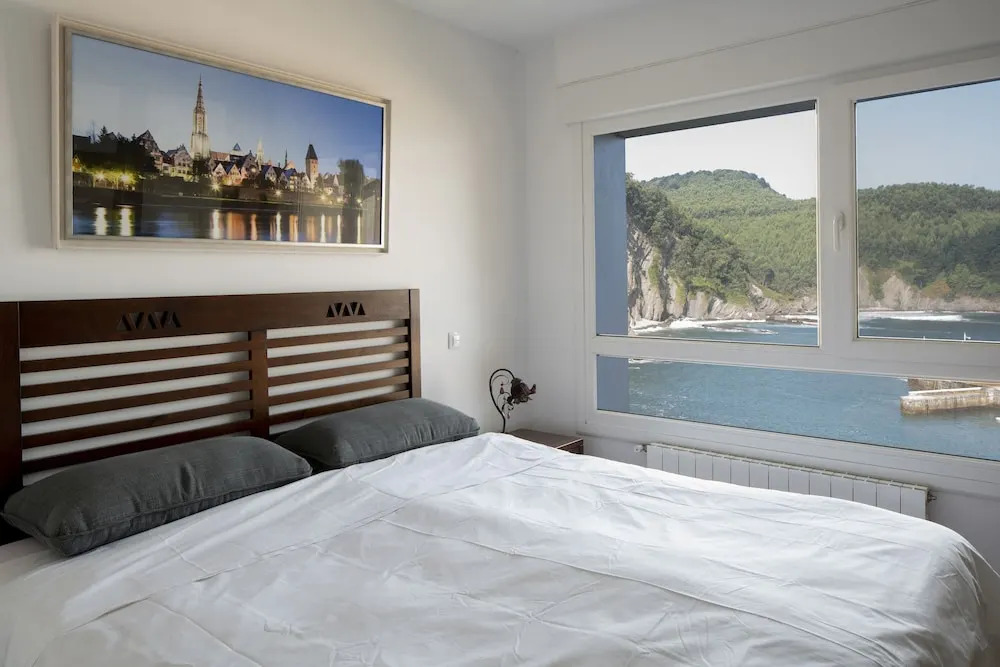 SEAVIEW I apartment by Aston Rentals