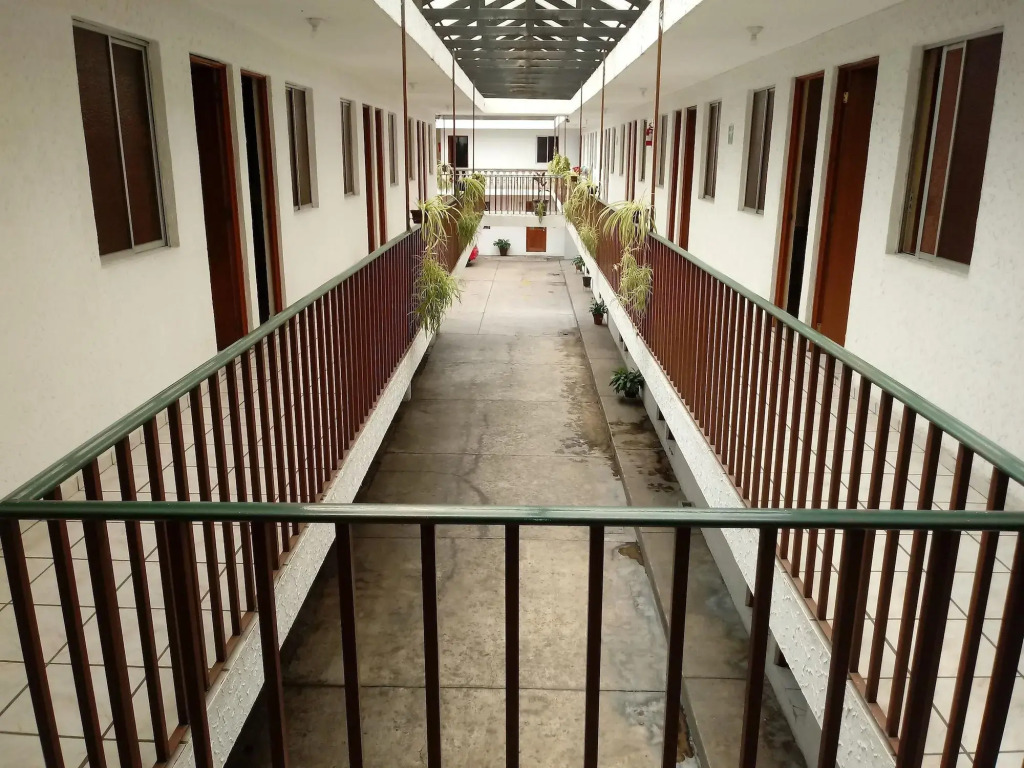 Hotel El 2000