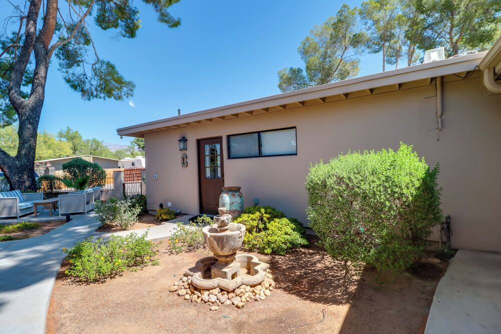 Pet-friendly Tucson Casita: Shared Hot Tub & Patio