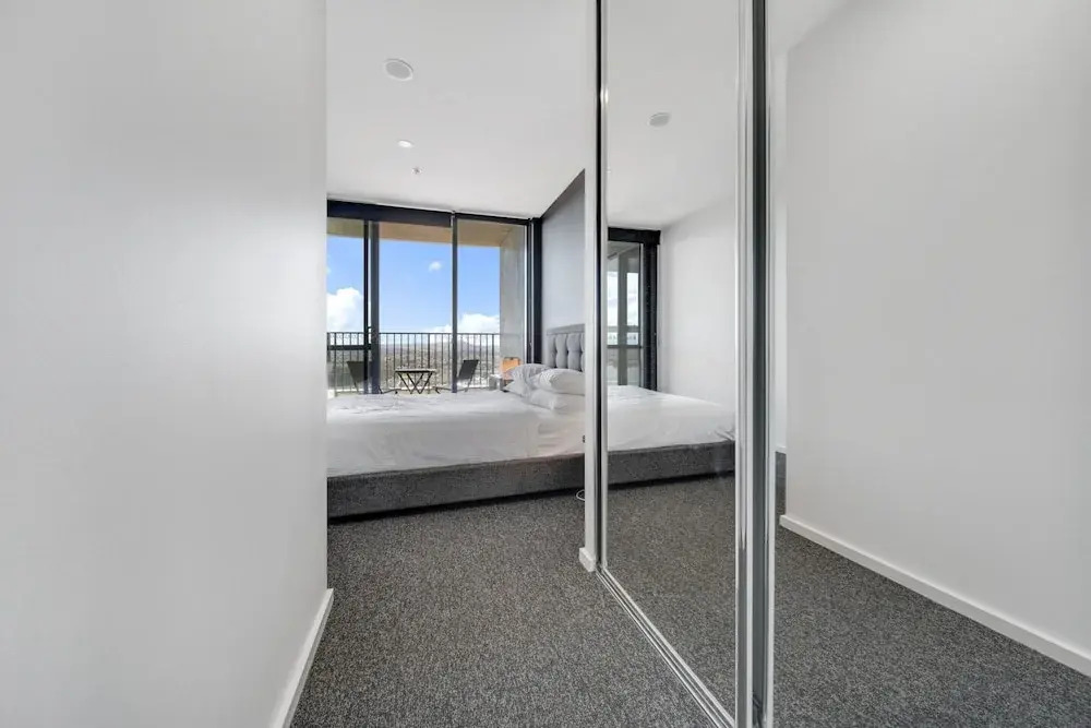 Chic 1-bed With Stunning Lake View & Indoor Pool
