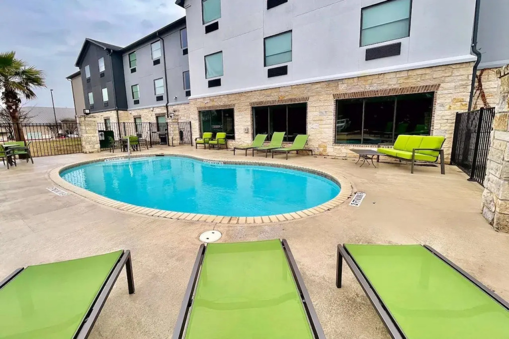 Hawthorn Extended Stay by Wyndham College Station South