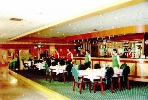 Deluxe Hotel