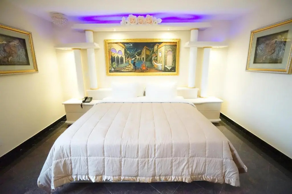 Paris Suites Hotel
