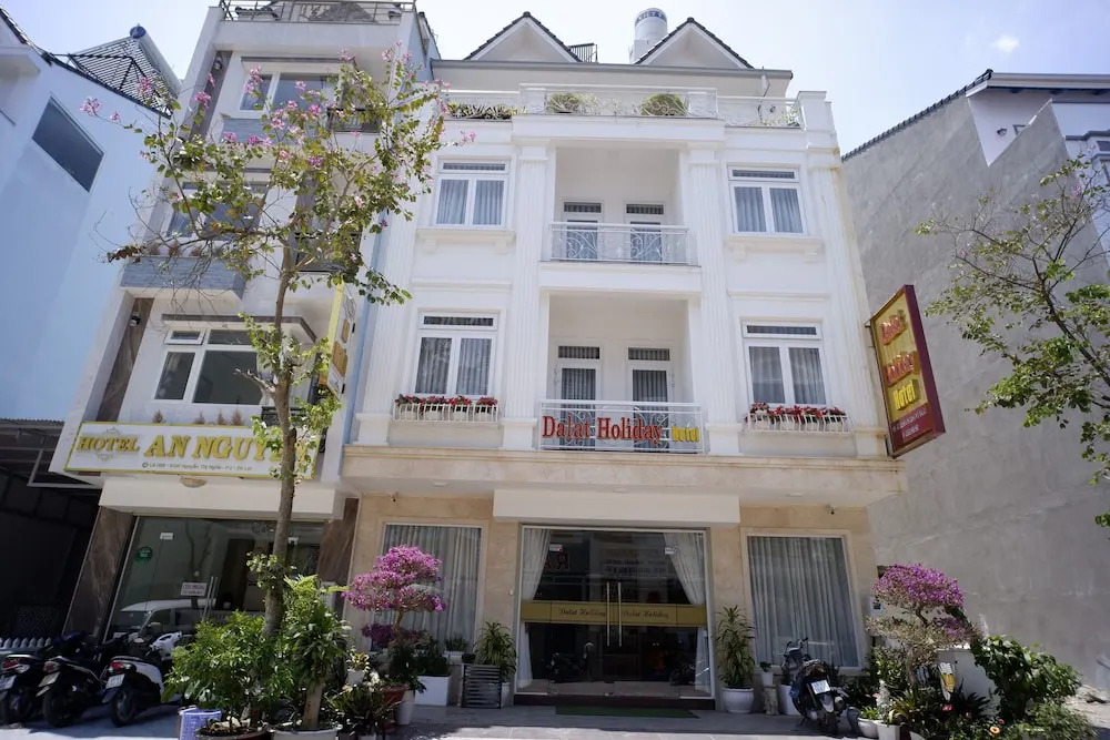 Dalat Holiday Hotel