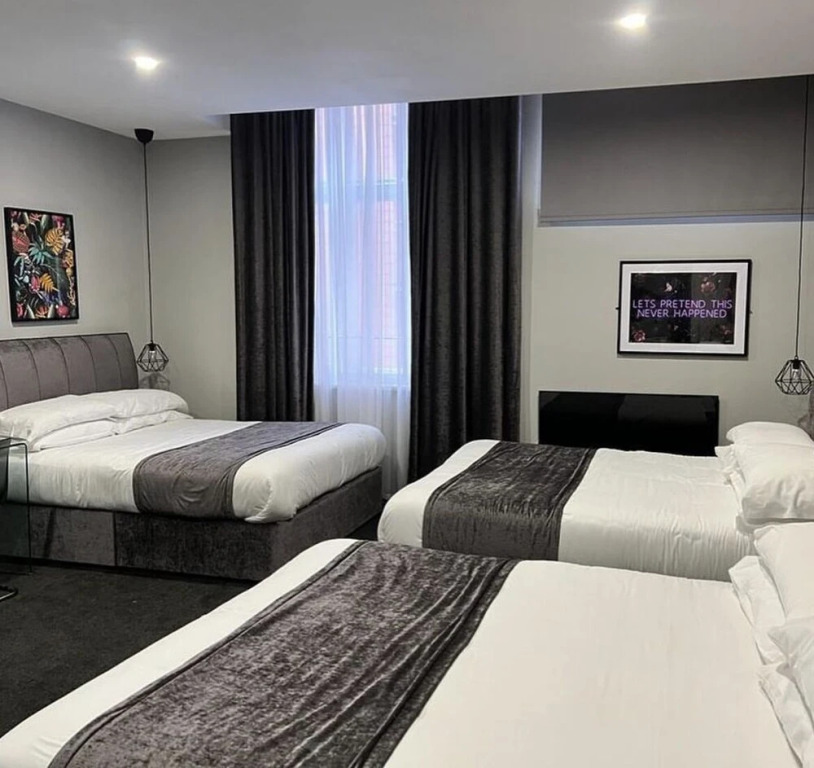 Hotel 105