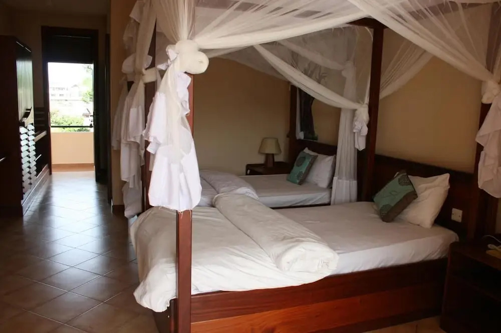 Ryans Bay Hotel