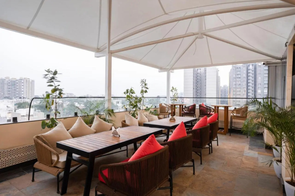 Hotel Golden Aura