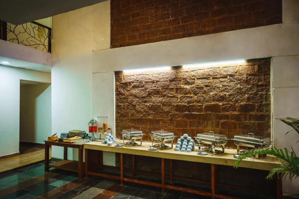 Derive Hotel by Amor