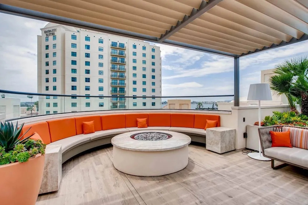 H4 - #1 Beautiful San Diego Location Dual Master 2BR/2Bath With Free Parking!