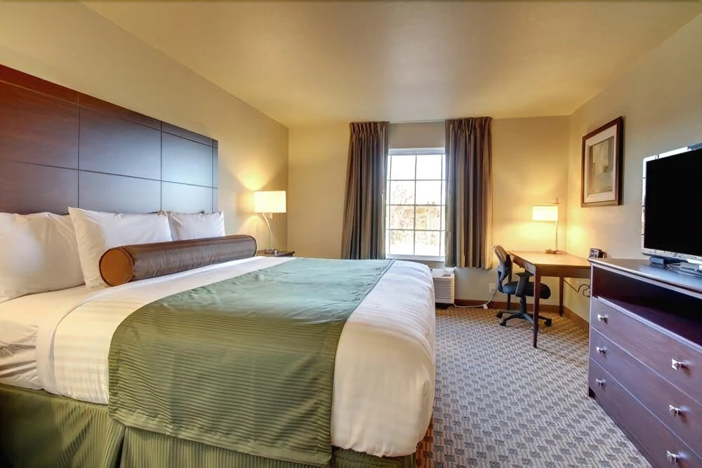 Cobblestone Hotel & Suites - Pecos