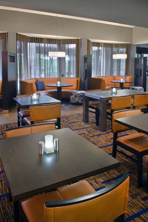 Courtyard By Marriott Hartford Windsor Airport