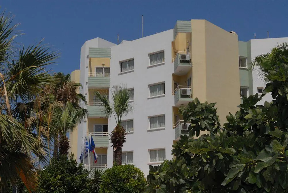 Maistrali Hotel Apts