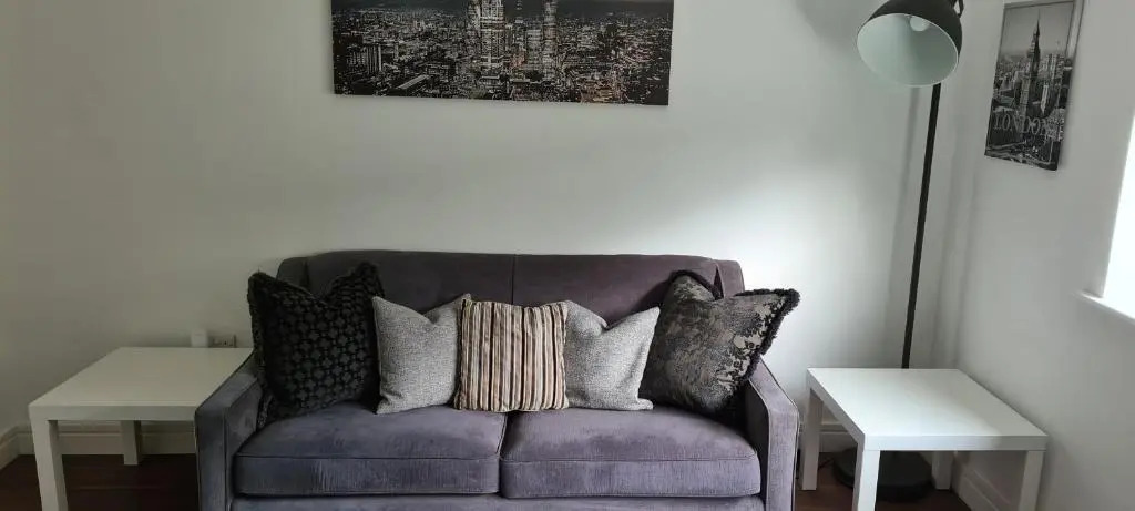 Near Hinckley Centre, sleeps up to 6, spacious ground floor apartments with secure parking
